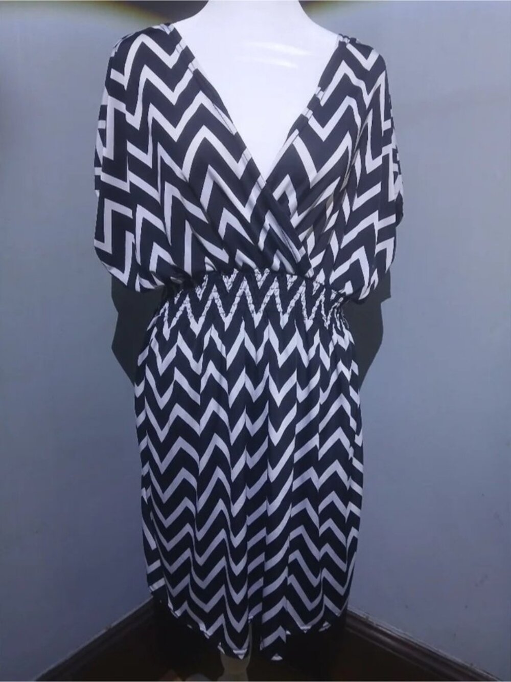 Second Skin Black & White Chevron Dress